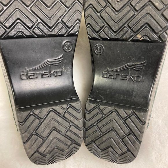 Dansko XP 2.0 Black Patent Clogs, EU 36 - Picture 6 of 6